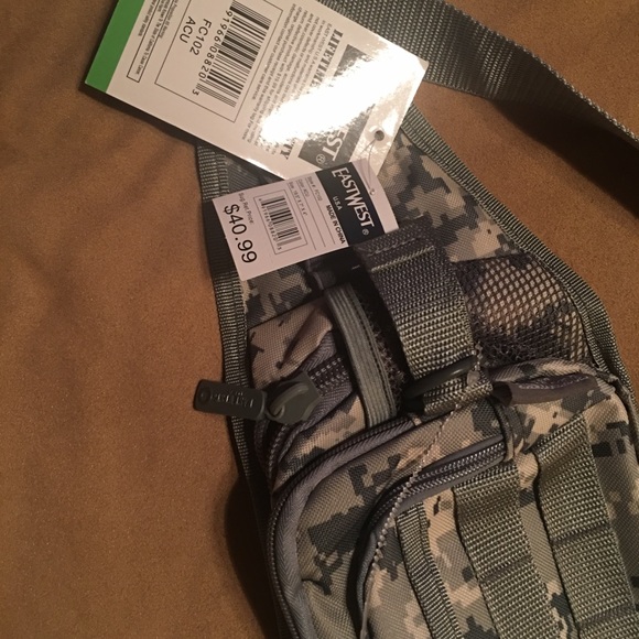 NOT FOR SALE! WAIST BELT CAMMO PURSE - Picture 3 of 7